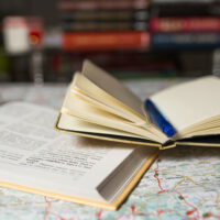 Jak wygląda proces powstawania tłumaczenia przysięgłego – krok po kroku