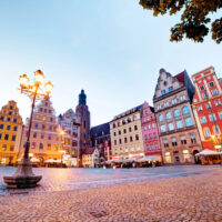 Tanie tłumaczenia we Wrocławiu – jak znaleźć i nie przepłacić?