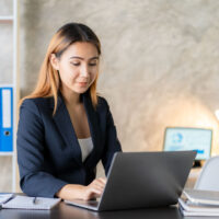 Czy muszę wynająć tłumacza? Kiedy jest to obowiązkowe?